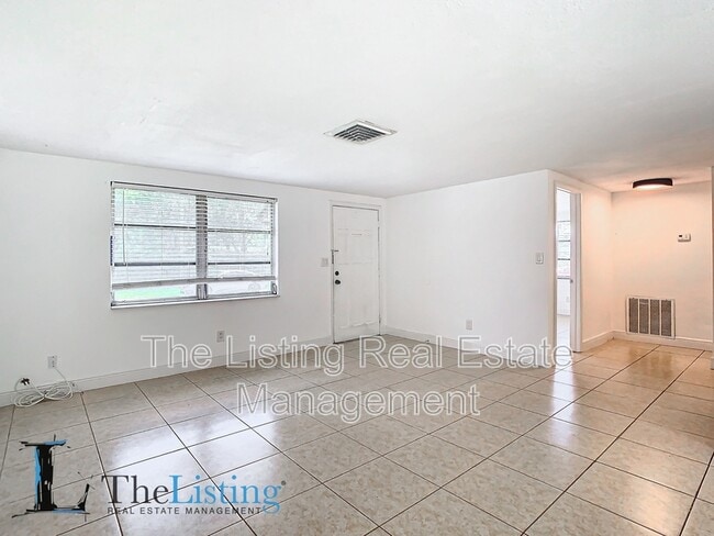 Building Photo - 1521 Swordbill Dr