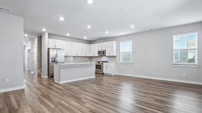 Building Photo - Spacious 4-bedroom retreat with 3 full baths in Lebanon - 2,714 Sq. Ft. of comfort