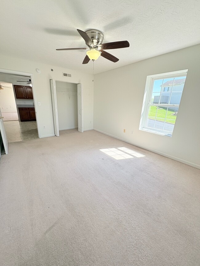 Building Photo - 24 Rosette Ln