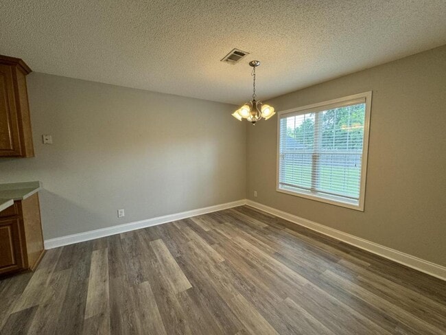 Building Photo - 204 Mahan Dr