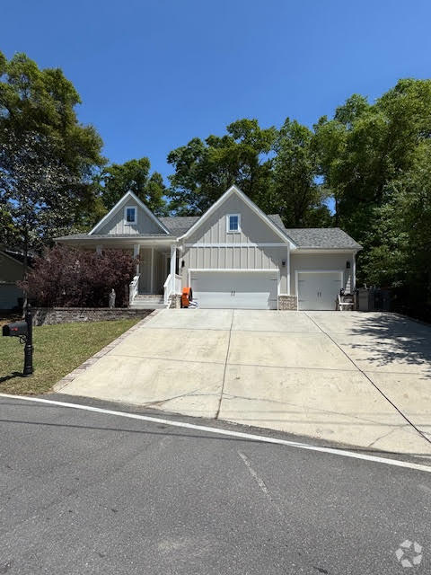 Building Photo - 104208 Bayou Dr