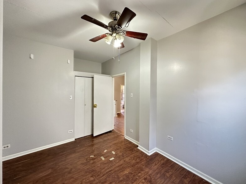 Building Photo - 2341 N Leavitt St