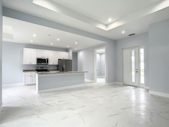 Building Photo - 2643 47th St SW