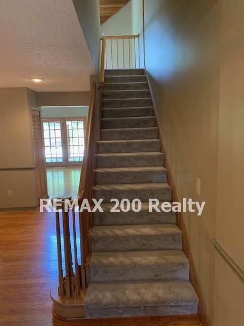Building Photo - Beautiful Townhome in Downtown