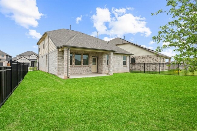 Building Photo - 2472 Fairway Hbr Dr