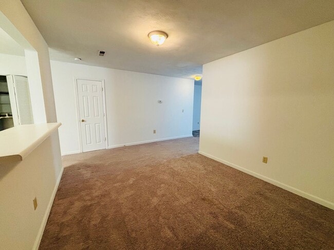 Building Photo - 1401 Christine Ct