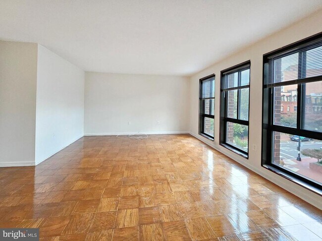 Building Photo - 1280 21st St NW