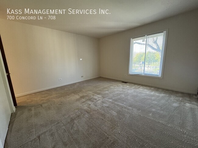 Building Photo - 700 Concord Ln