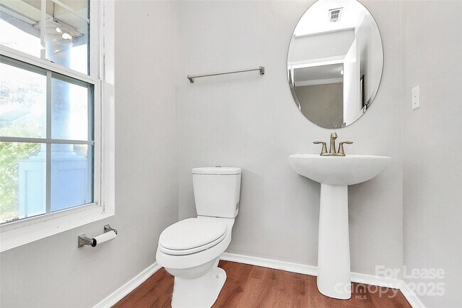 Building Photo - 15611 Normans Landing Dr