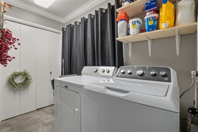 Building Photo - 158 Arlington Dr