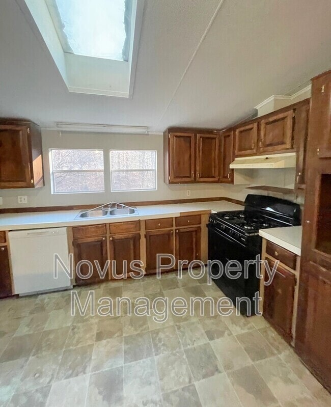 Building Photo - 249 Oakleigh Dr