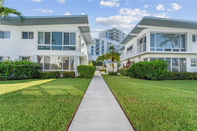Building Photo - 425 Bayshore Dr