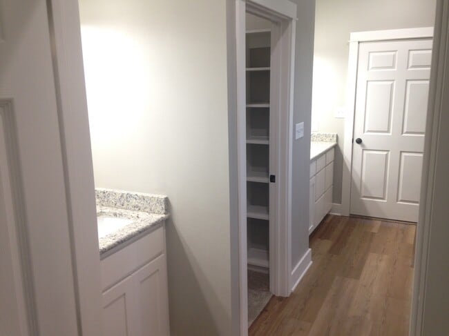 Building Photo - 308 Candlewood Cir