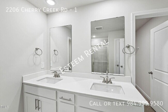 Building Photo - 2206 Cherry Crk Rd