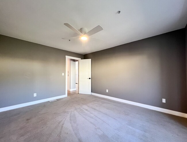Building Photo - Beautifully Remodeled 2-Bedroom, 2-Bathroom Townhome with Single-Car Garage