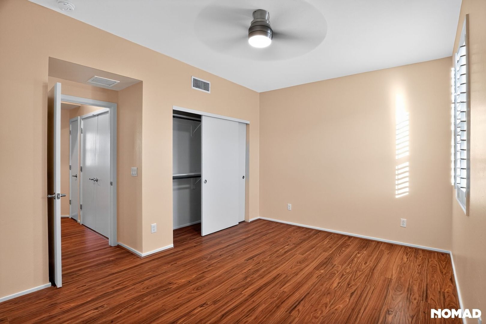 Building Photo - 841 E Park Modern Dr