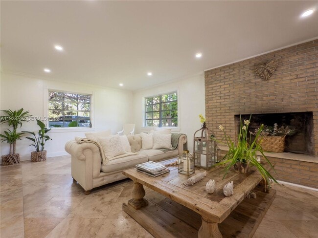 Building Photo - 730 SW 80th St