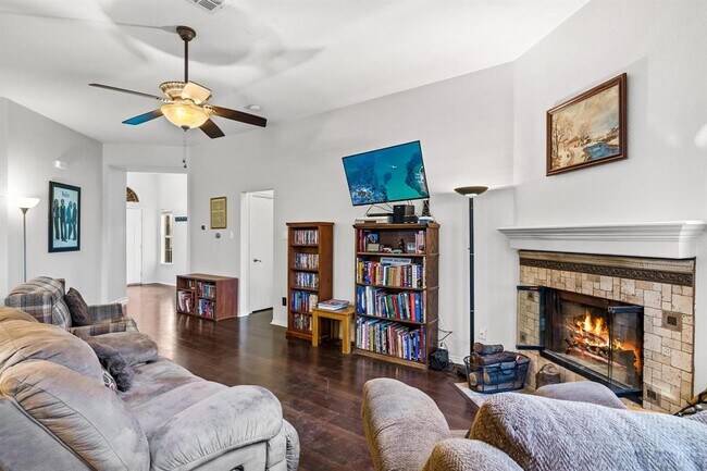 Building Photo - 1055 Port Sullivan Dr