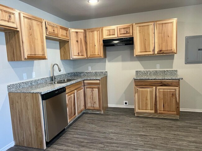 Building Photo - 7441 4th St