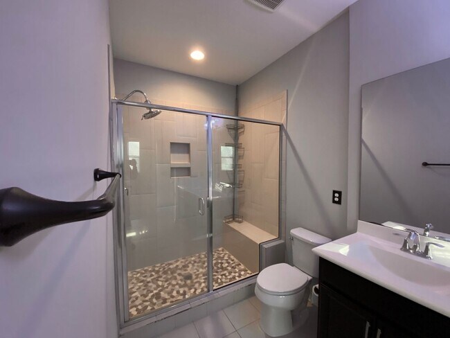 Building Photo - Immaculate Hillsborough Townhome