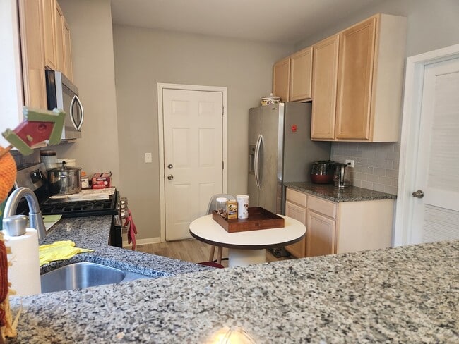 Building Photo - 710 Mill Cir