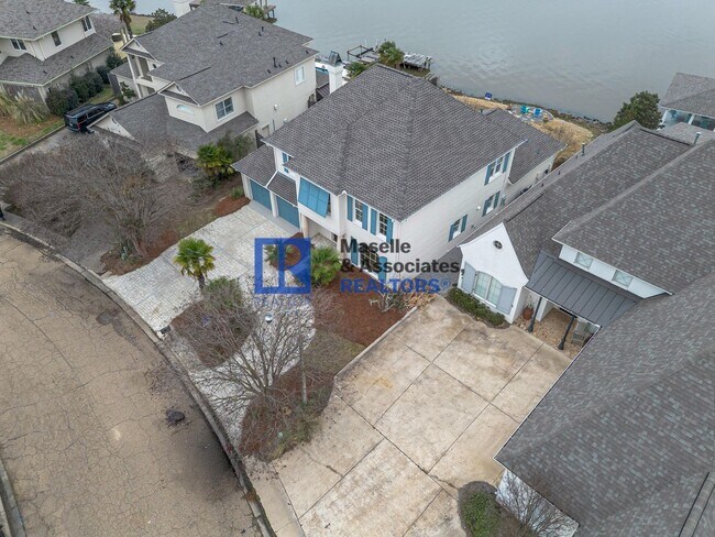 Building Photo - 1418 Windrose Dr