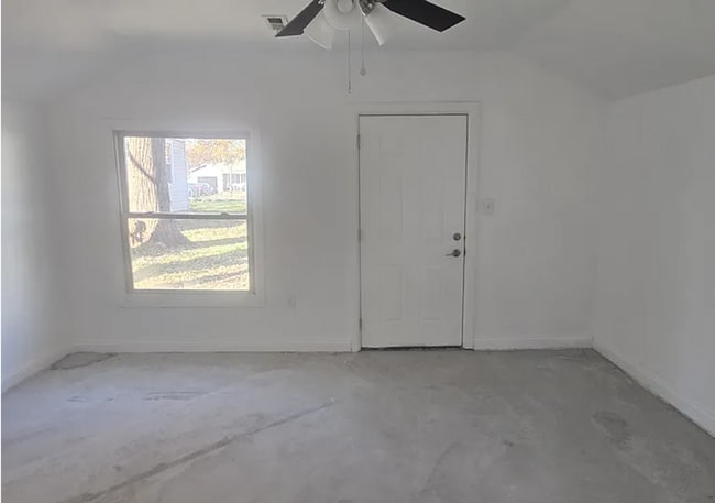 Building Photo - Cute 2 bedroom in East Springfield