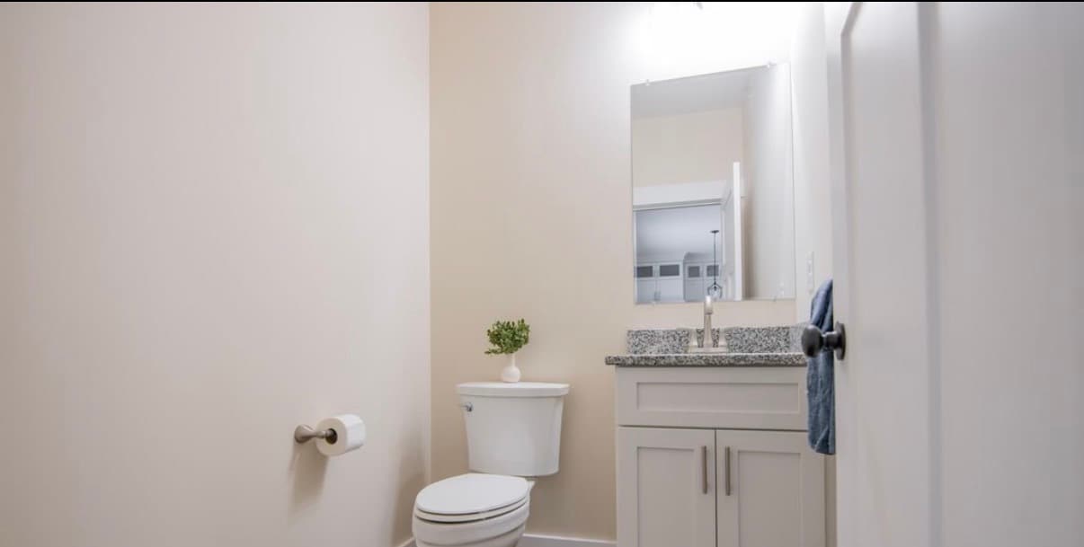 Building Photo - 33 Wisteria Ln