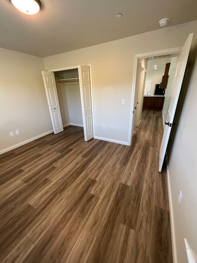 Building Photo - 1691 Windsor Ave