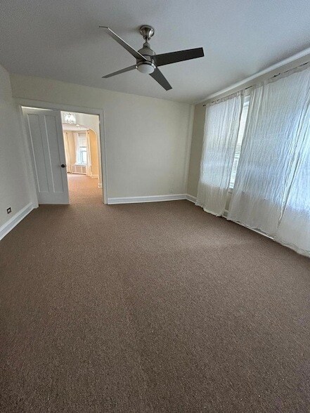 Building Photo - 6332 N Francisco Ave