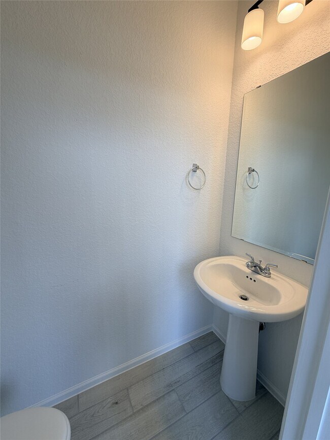 Building Photo - 10702 Ursa St