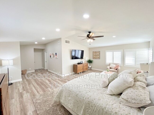 Building Photo - 55544 Laurel Valley