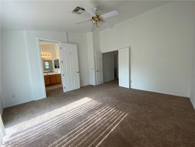 Building Photo - 1317 Woodmore Dr