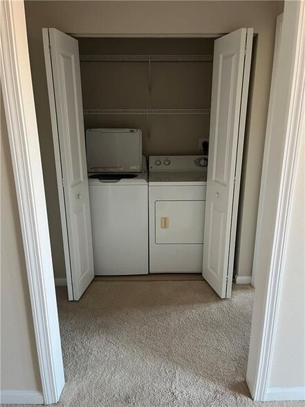 Building Photo - 1000 Providence Pl