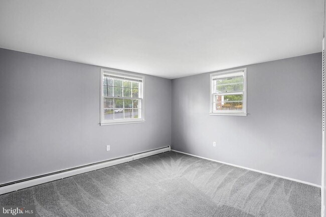 Building Photo - 4226 Evergreen Dr