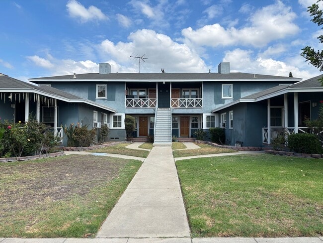 Primary Photo - Glenoaks, 625-633 1/2