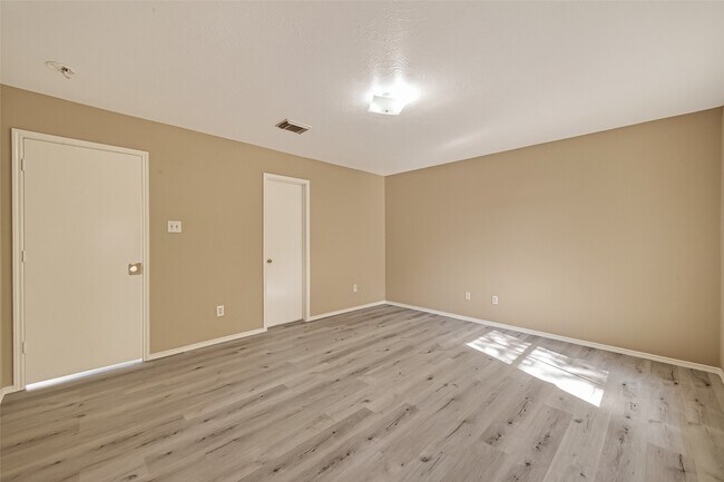 Building Photo - 8814 Sage Pl Dr