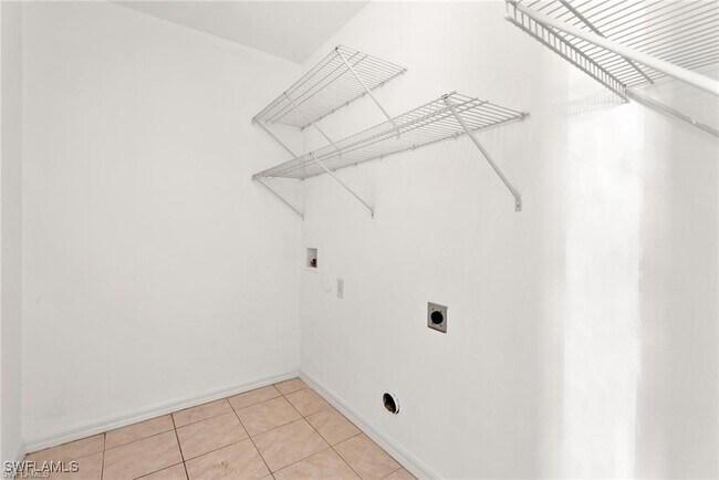 Building Photo - 114 SW 19th Terrace