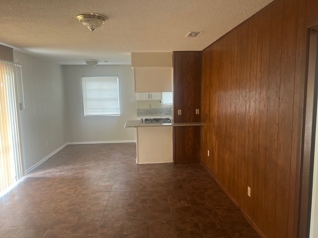 Building Photo - 2218 Clover Park Dr