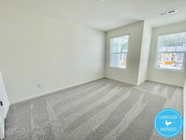 Building Photo - 329 Spaight Acrs Wy