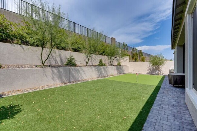 Building Photo - BEAUTIFULLY FULLY FURNISHED 4 BEDROOM 3.5 BATH HOME IN 89138