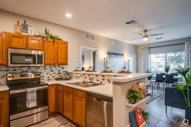 2 BR, 2 BA - 971SF - Club 715 Apartments