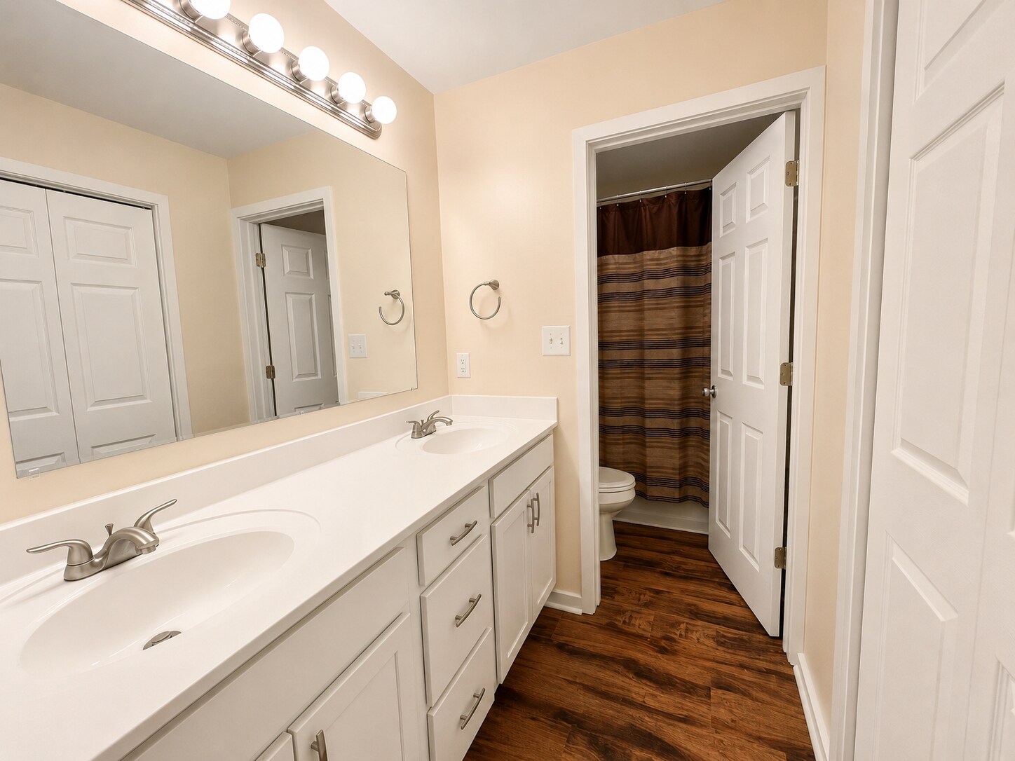 Building Photo - 9477 S Pointe Lasalles Dr