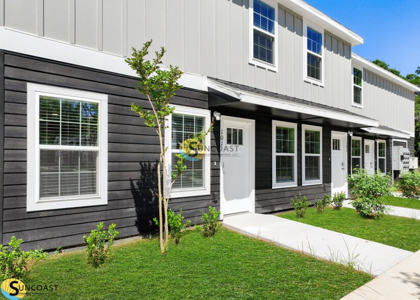 Building Photo - 3821 SW 43rd Ct