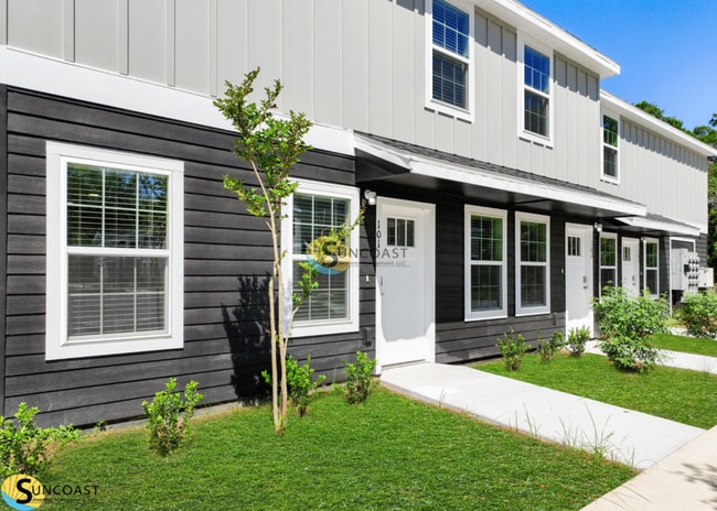 Building Photo - 3821 SW 43rd Ct