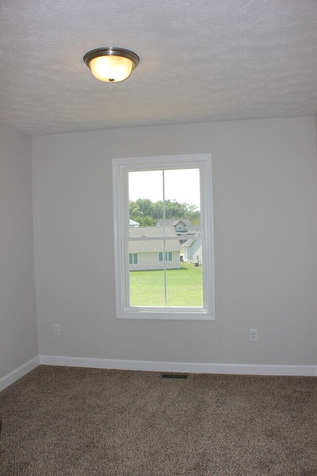 Building Photo - 163 Cedar Point Ln