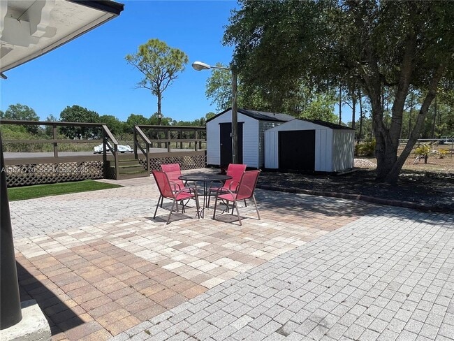 Building Photo - 675 N Romero St