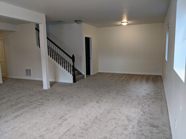 Building Photo - Immaculate 4 Bed 4 Bath Home in School District 20!!!