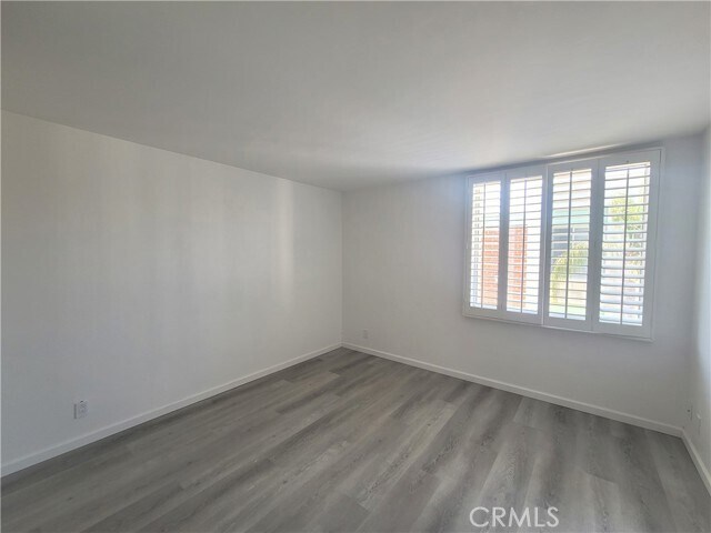 Building Photo - 5301 Balboa Blvd
