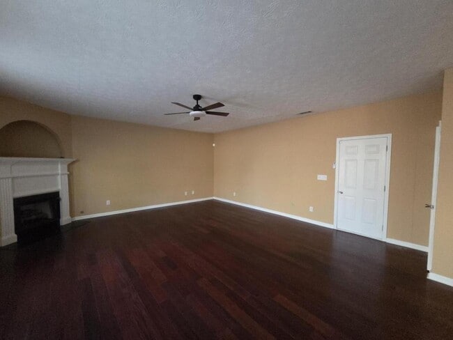 Building Photo - 1465 Stoneleigh Way